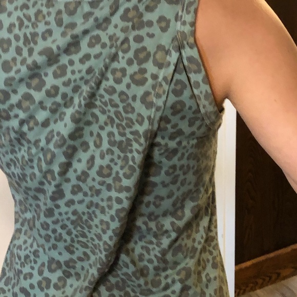 Woman”s top - Picture 11 of 16